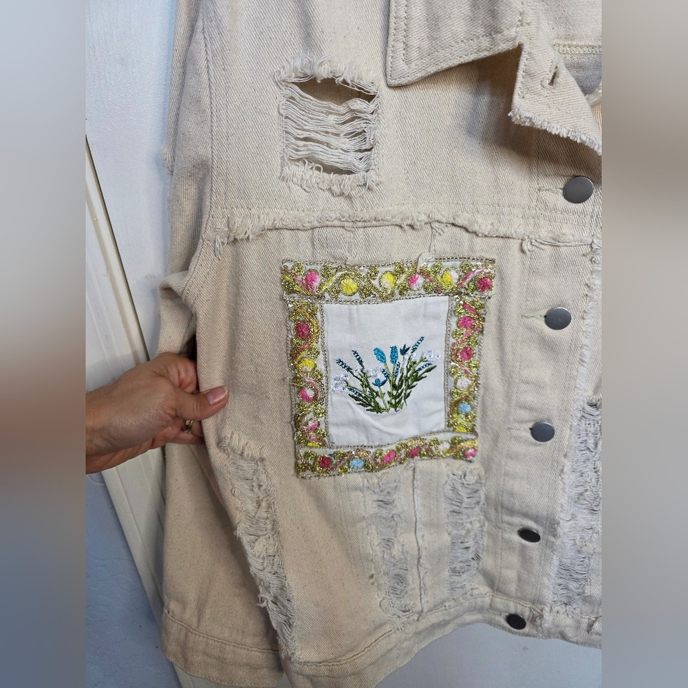 POL Women's Distressed Cream Patchwork Denim Jacket Like New! - Picture 7 of 16